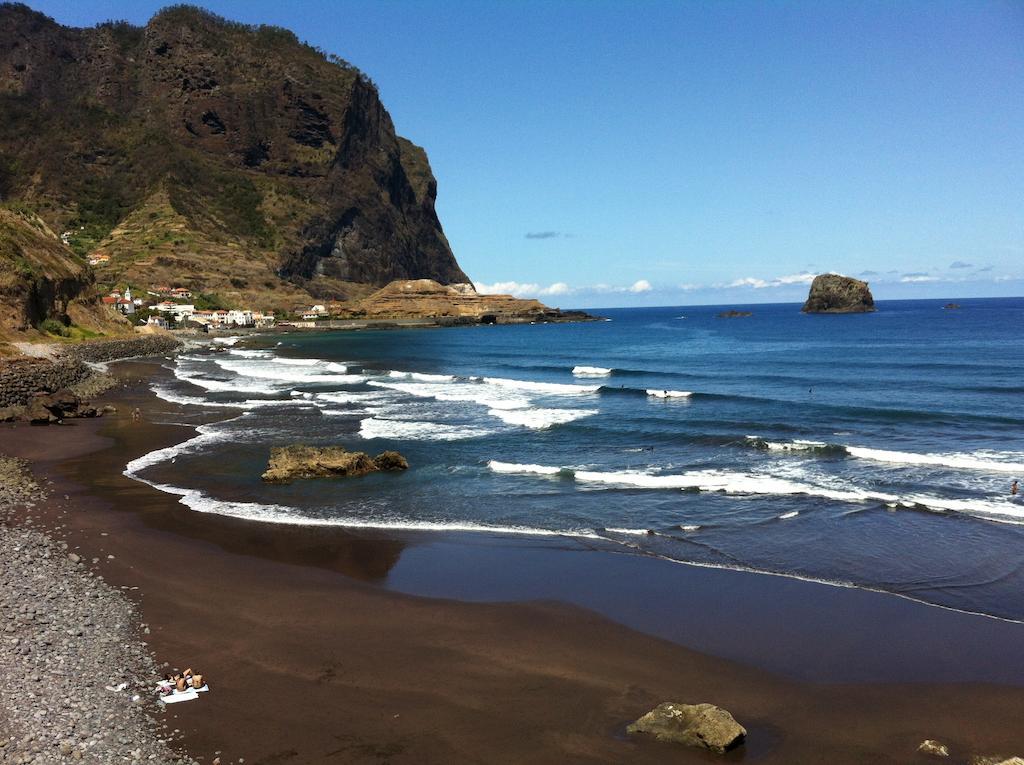 Хостел Madeira Surf Camp Порту-да-Круш Экстерьер фото