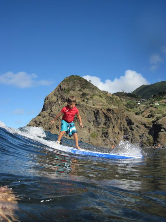 Хостел Madeira Surf Camp Порту-да-Круш Экстерьер фото